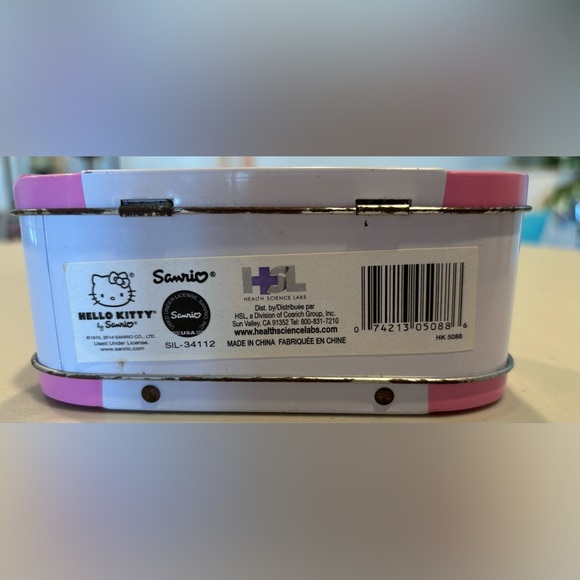 Hello Kitty by Sanrio | 2014 small Nurse Hello Kitty tin. - Picture 8 of 14